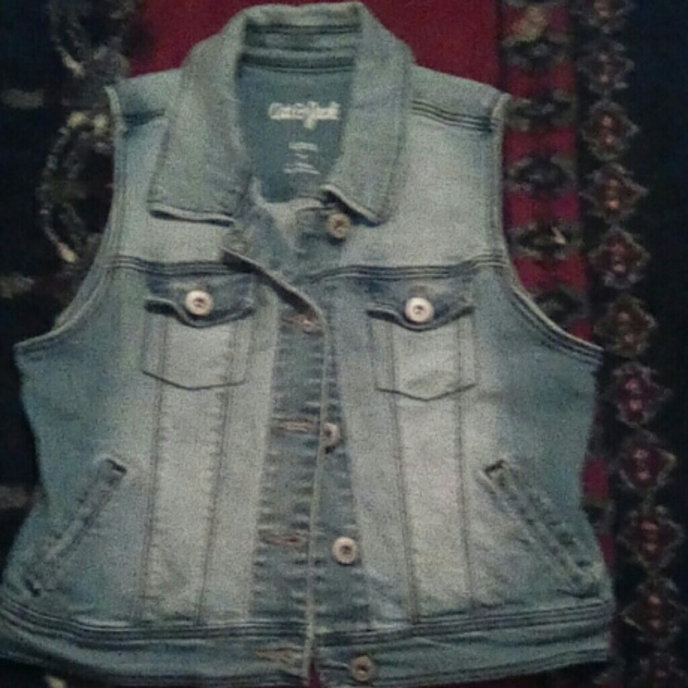 No sleeve jean jacket